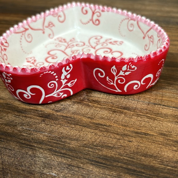 Temp-tations Set of 2, 4 Ounce Dishes. Floral Lace Design. Red/White. 4.5"x5" - Picture 6 of 9